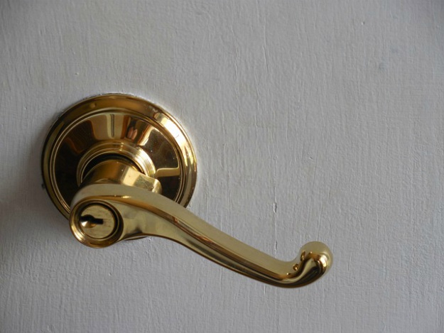 Metal door handle | Doorknobs That Can Clean Themselves (Bonus: You May Already Have These In Your Home!) 